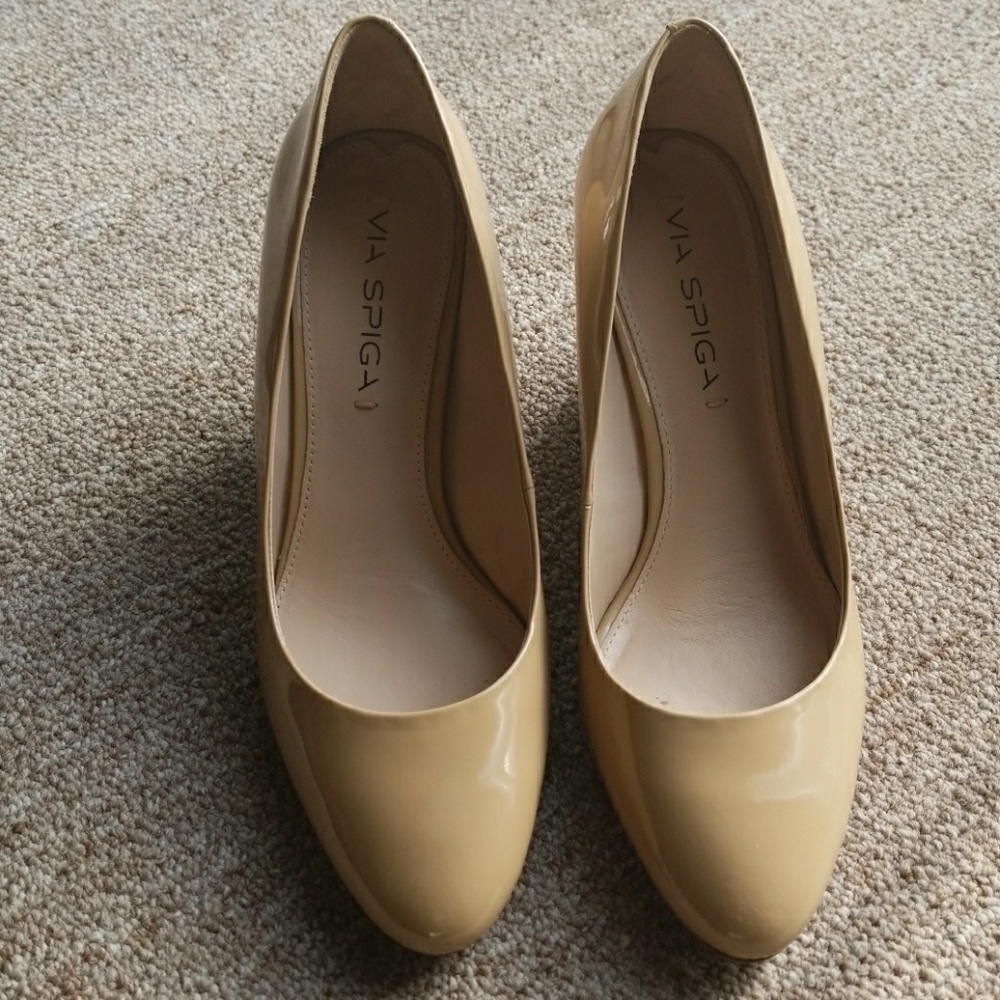 Via Spiga tan color size 6